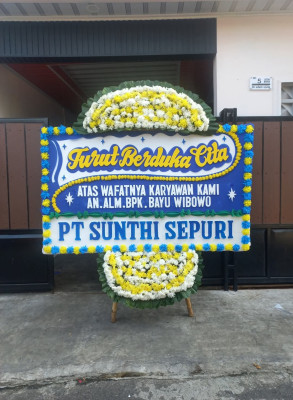 Papan Bunga Duka di Tomagoba