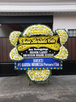 Papan Bunga Duka di Tomagoba