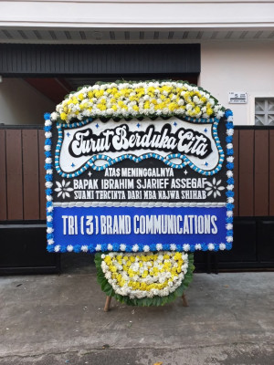 Papan Bunga Duka di Tomagoba